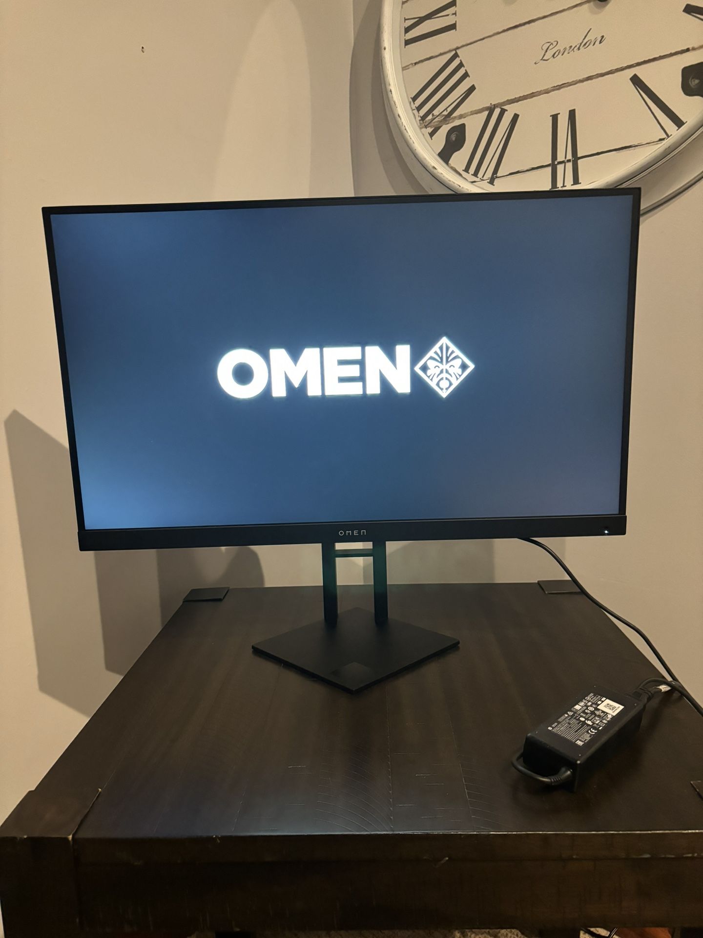 HP OMEN- 27” IPS LED QHD FreeSync & G-Sync Compatible Gaming Monitor (DisplayPort, HDMI, USB) - Shadow Black