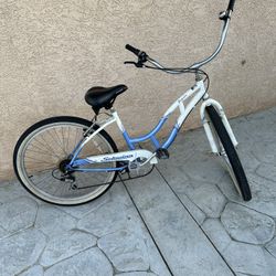 Women’s Shwinn Beach Cruiser 