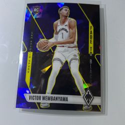 2023-24 Panini Phoenix Victor Wembanyama RC Rookie Fade to Black Blue Ice
