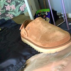  UGG Goldenstar Clogs Size 7