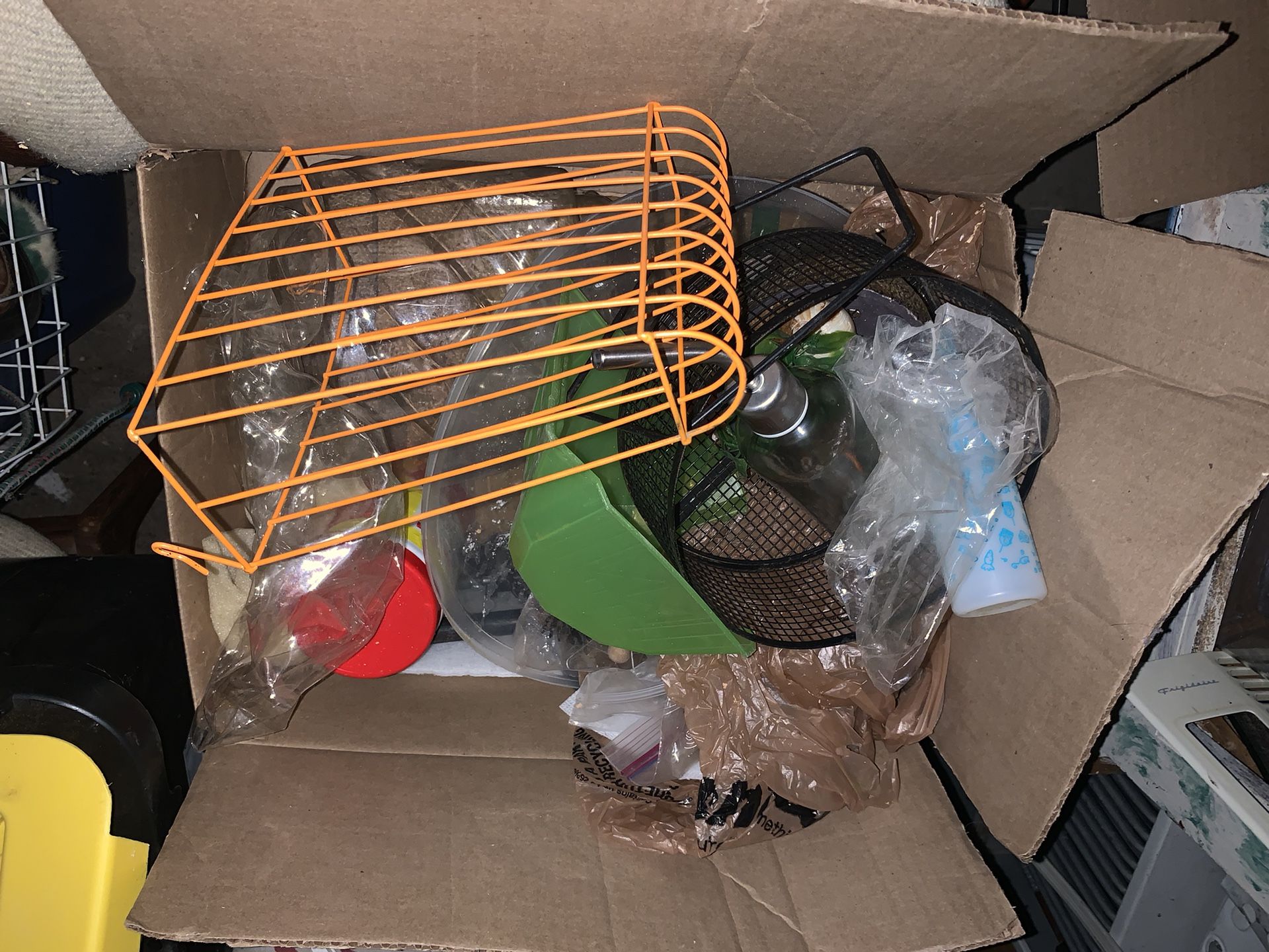 Small Pet Containers, Feeding, Toys Spinners, Potty, Houses A Whole Ton Of Great Stuff