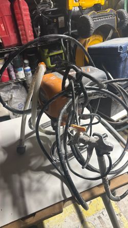 Airless paint sprayer