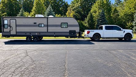 2019 Forest River 28RLSS – Well Equipped & Ready to Camp