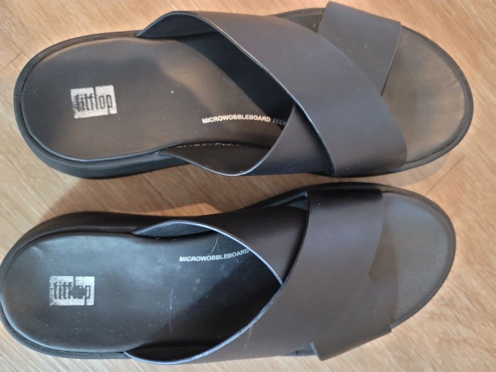 FitFlop Women's iCushion Black D-Luxe Padded Cross Stacked Slides Size 9