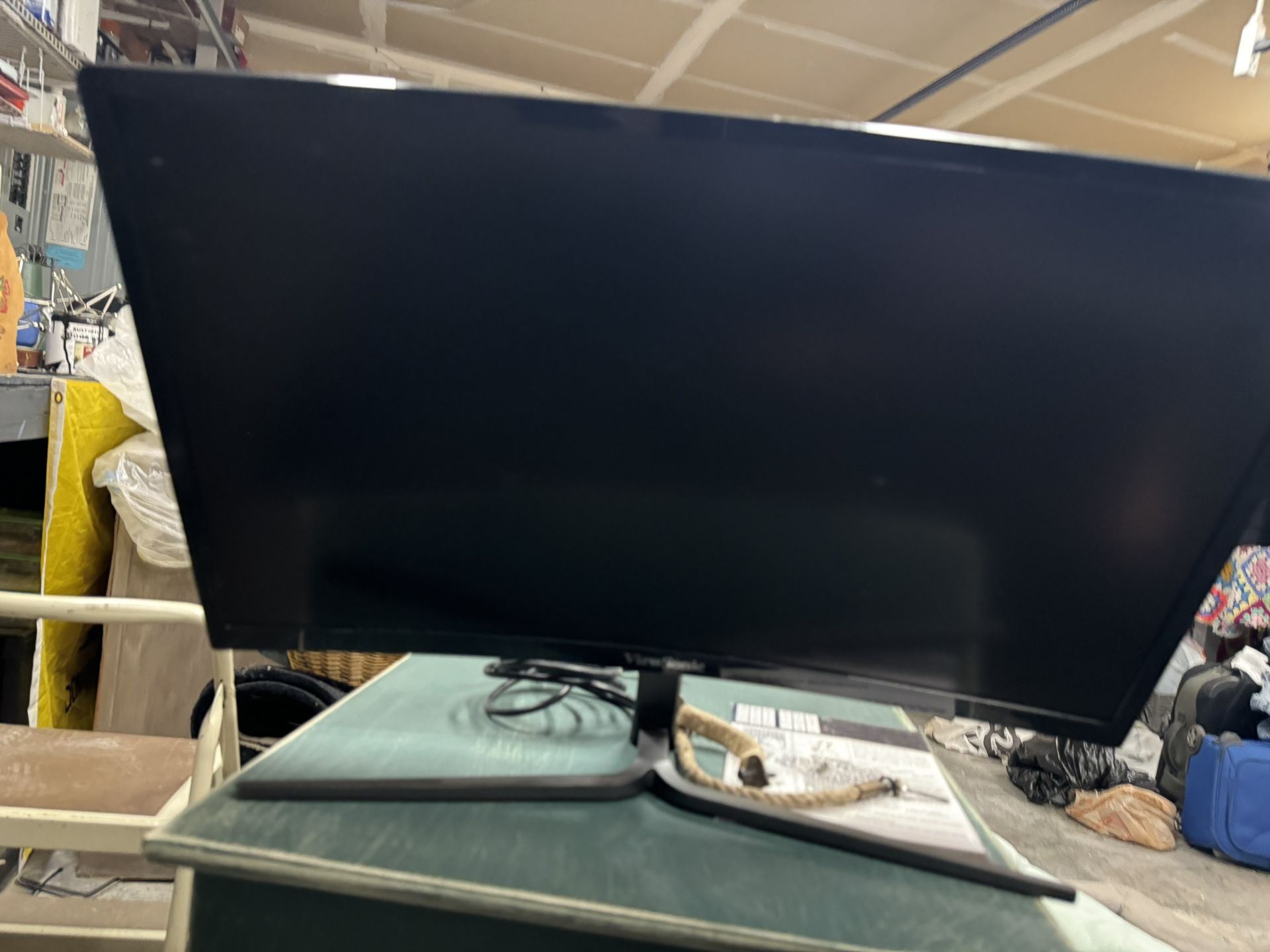 Curved Viewsonic 22” Monitor