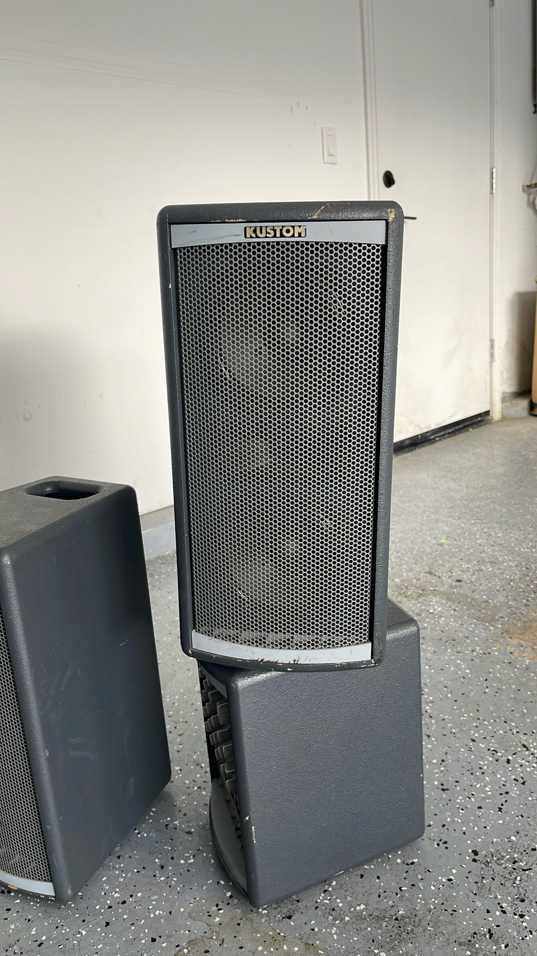 Kustom Speakers And Amplifier