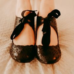 ModCloth Mojo Moxy Cutie Alert Black Velvet Bow Tie Heels Shoes Retro Vintage Pinup