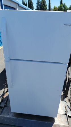 FRIGIDAIRE 30" REFRIGERATOR WORKS GREAT CAN DELIVER ANYWHERE