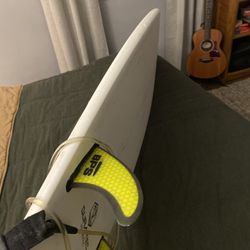 6’7 BIC Surfboard With New Fins And Traction Pad