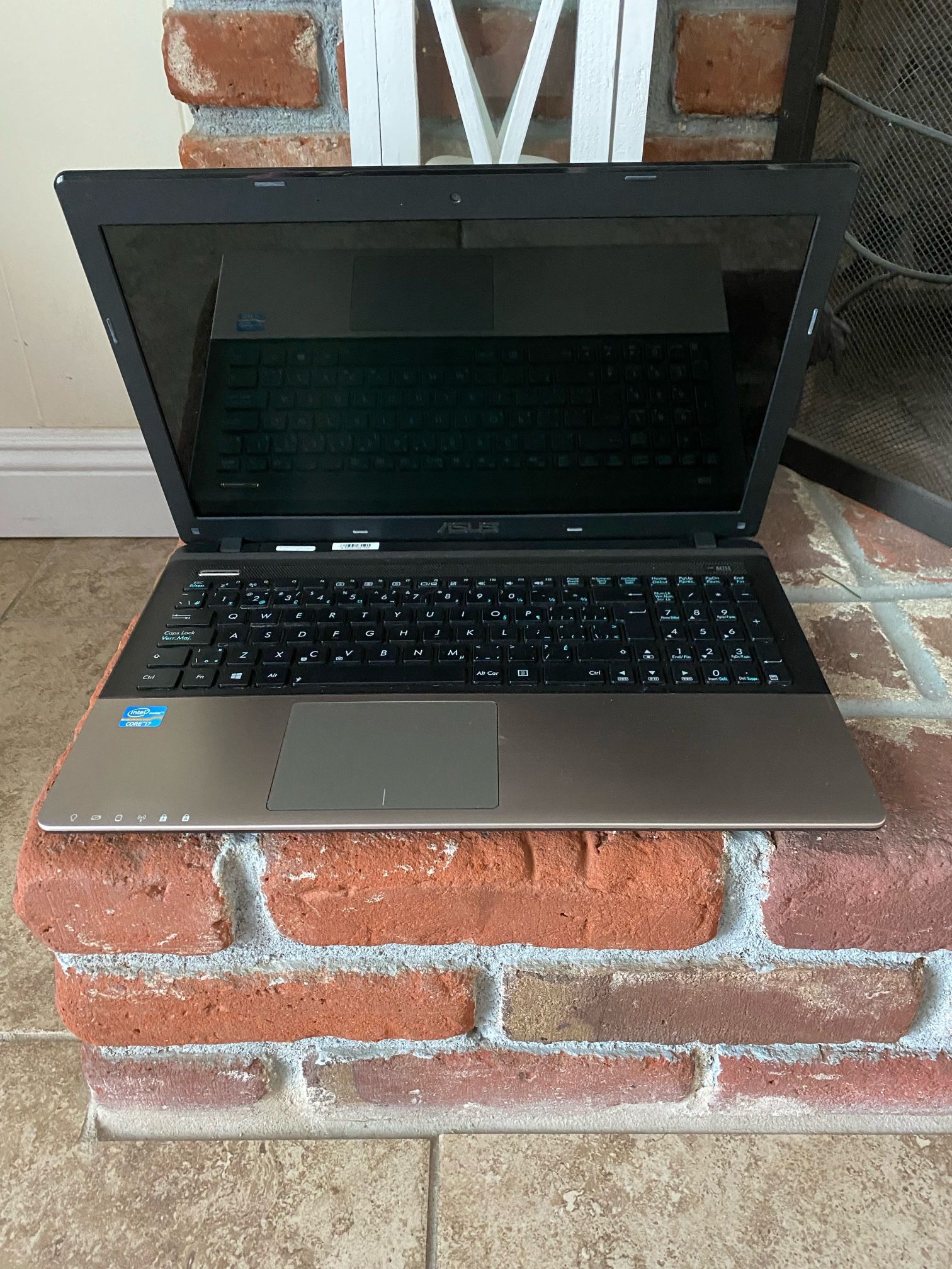 Asus Hyperthreaded 3rd Gen i7 with 256 GB SSD and NEW BATTERY