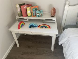 White Wooden Student Desk with Hutch Shelf and Drawer