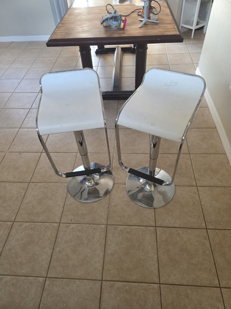 Working Barstool Swivel