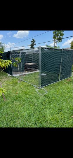 Fence, 8 panels with base