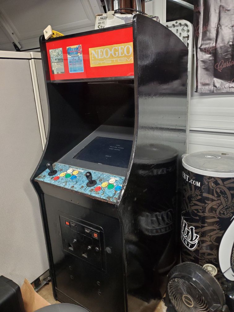 1600+ games arcade used but in great condition