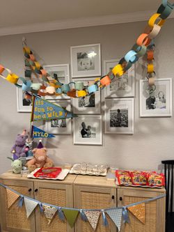 Paper chain decor
