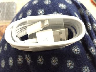 BRAND NEW IPHONE / IPAD charger