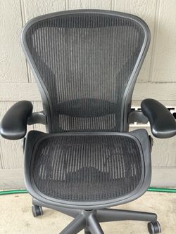 Herman Miller Aeron Chair Size B
