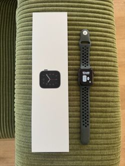 Apple Watch SE 40mm Space Grey
