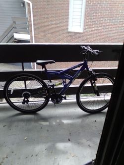 Mountain bike with double suspension