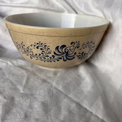 Vintage Pyrex Bowl  Homestead