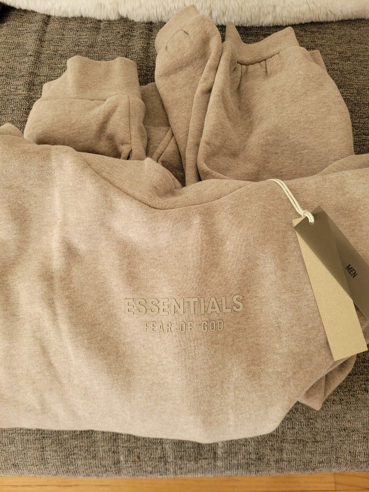 Essentials Hoodi