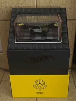 Hot Wheels X Mercedes-Benz Project G-Class Past li Future