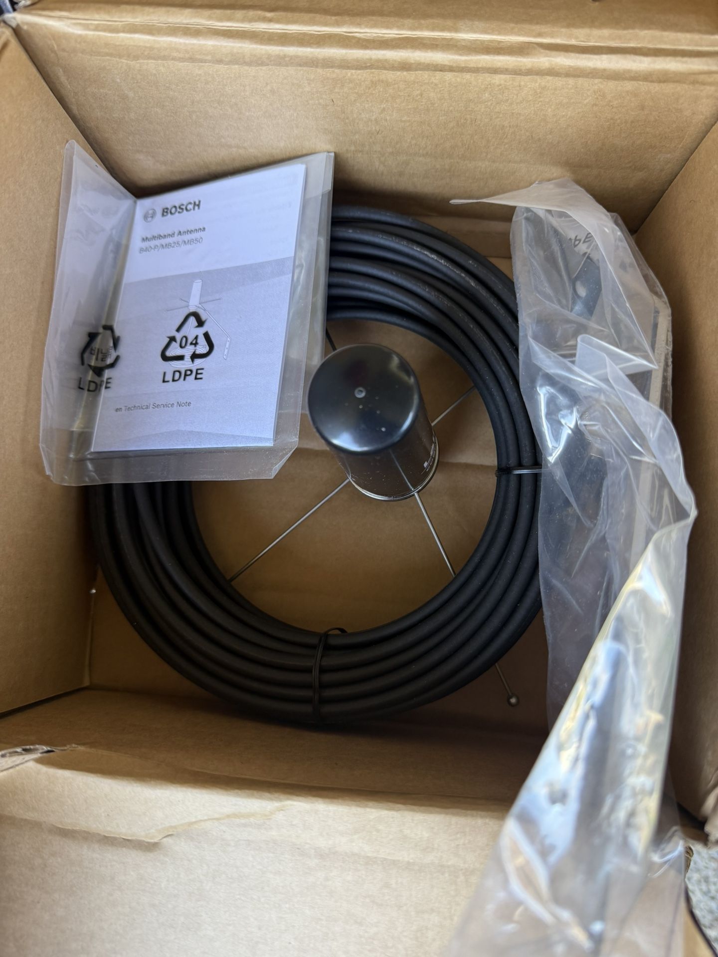 Bosch B40-MB50 Outdoor Multiband Antenna Cell, 50ft Matte Black, F01U326559