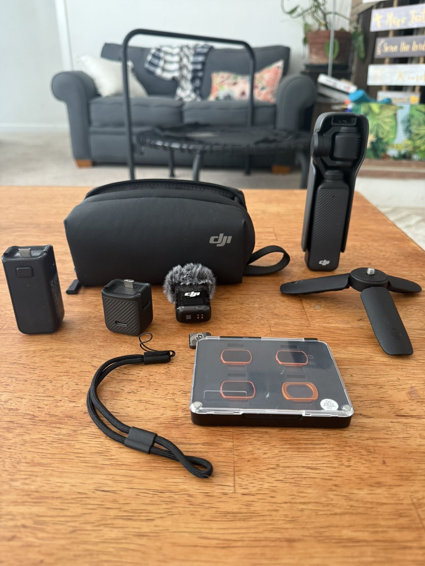 DJI OSMOS POCKET 3 W/ ND FILTERS & SD CARD