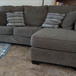 Sofa with reversible lounge. .