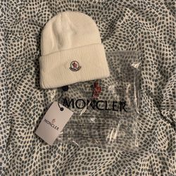 White moncler beanie