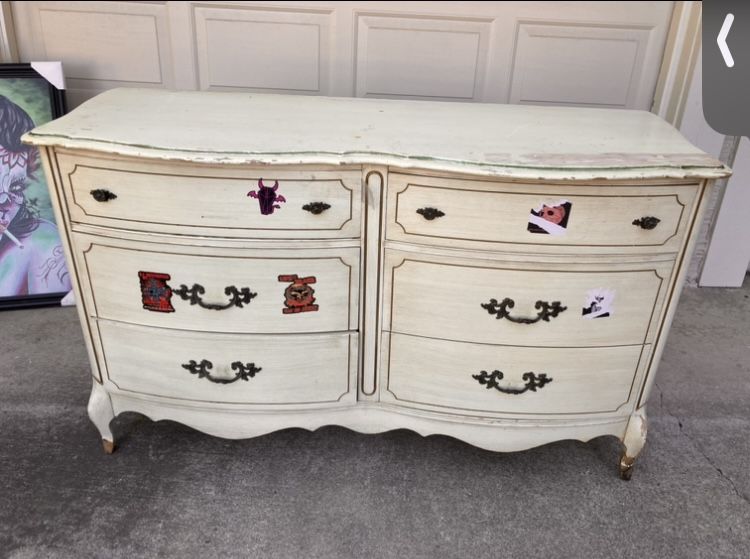 Dresser