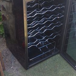 Wine Cooler/Refrigerator 
