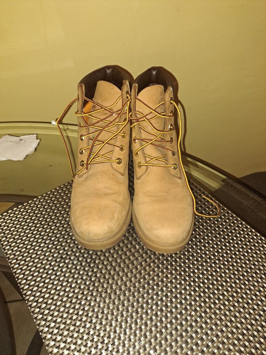 Timberland Women Boots Size 7.5