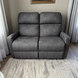 JR Furniture Couch 