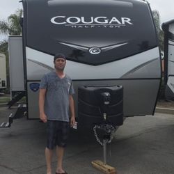 2021 Keystone cougar Travel trailer NEW CONDITION