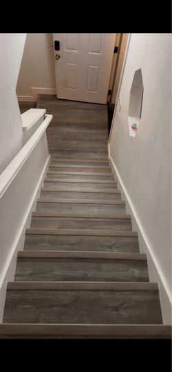 Vinyl plank floor