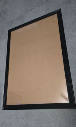 New Black Frame 39x27 inches with defect see pictures for more details
39" x 27" inche