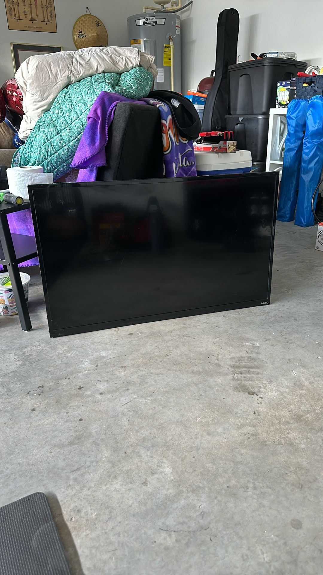 VIZIO TV 39” with Firestick