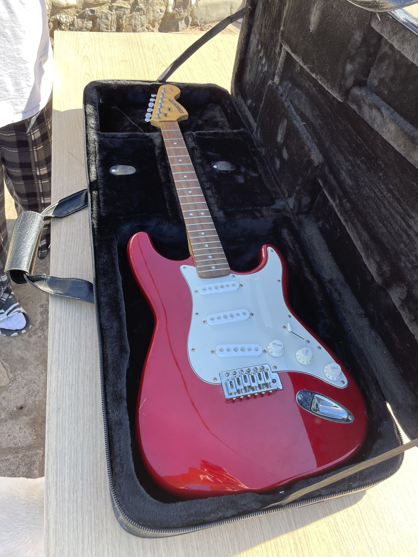 Starcaster Fender Electric Guitar 