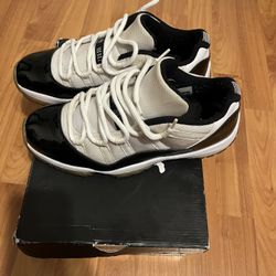 Air Jordan 11 Retro Low