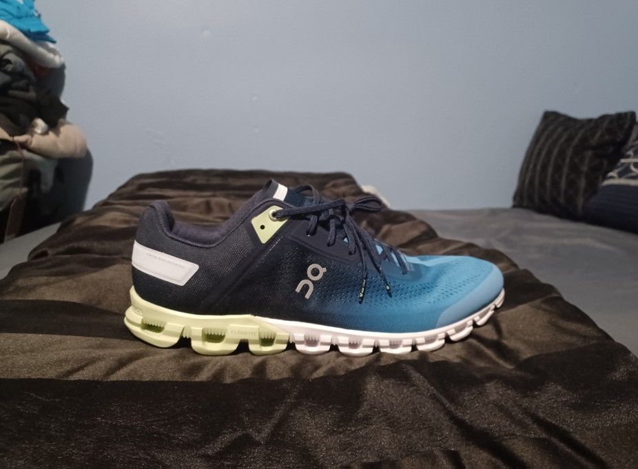 Brand New And Original Men's On Cloud Sneakers Sizes 12.5