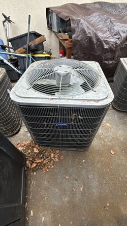 Air conditioner for home or small business u can call me aire acondicionado para casa o pequeño negocio me puede llamar