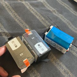 920 XL Black (3 Cartridges ) And One 920 XL Magenta Cartridge