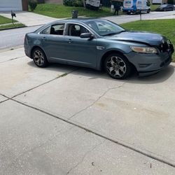 2010 Ford Taurus