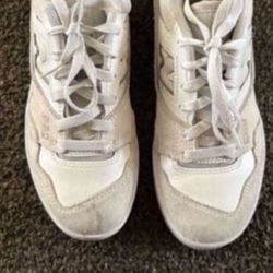 Converse All Star Size 4.5 Men 6.5 Women, New Balance 550 Size 6.5 Men 6.0 Women ,  Vans , Converse Blancos All Star Todos En Muy Buenas Condiciones