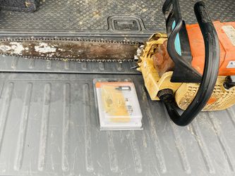 Stihl 028 chainsaw 20” runs like new no leaks or issues comes with brand new tune up kit as well!