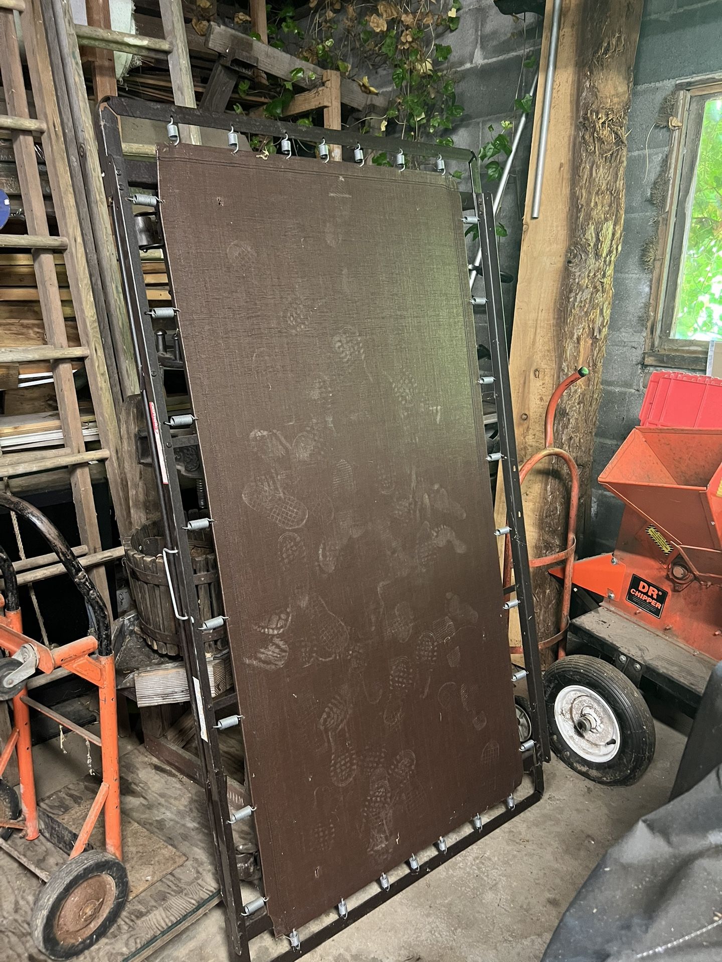 Free twin Bed