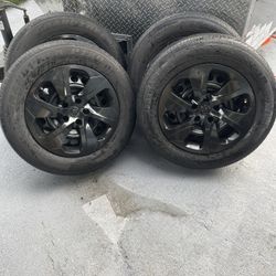 Set 4  Tire With Rims With Cap Plus Nuts And Sensors From 2020 Toyota RAV4 