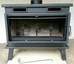 Russo Glass View 3GVT Wood stove for Sale in New Milford, CT - OfferUp