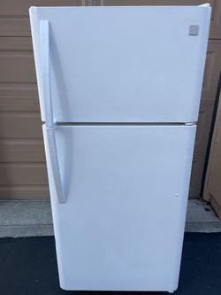 Kenmore 18 cu ft Refrigerator $220 Free Delivery